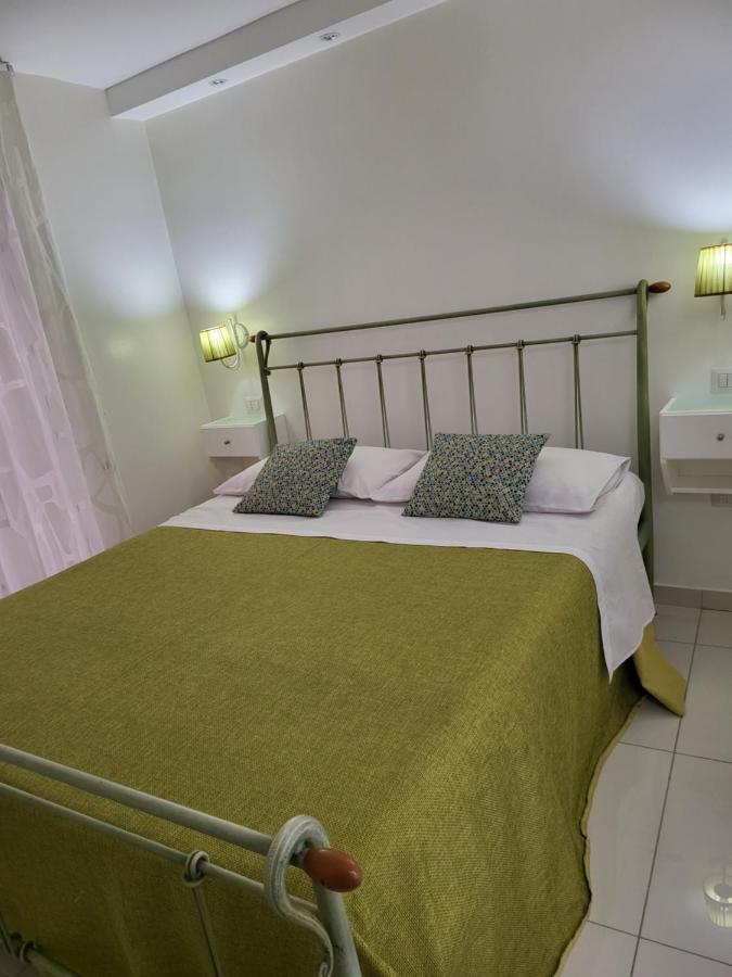 Megara House Appartement *